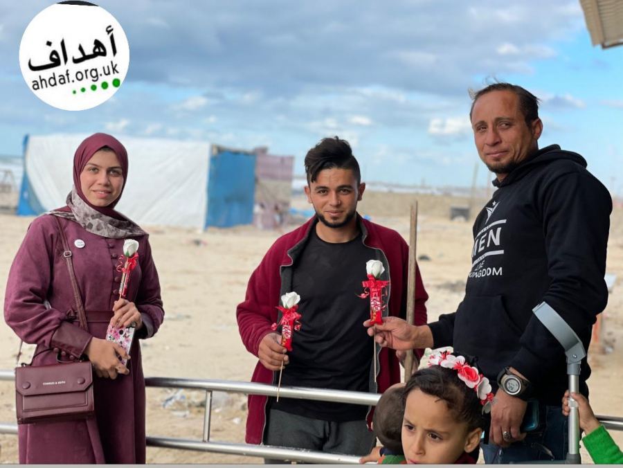 فريق من طلبة الجامعات بقطاع غزة ينفذ زيارة لذوي الاحتياجات الخاصة